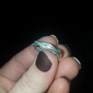 Pandora infinity twist ring
